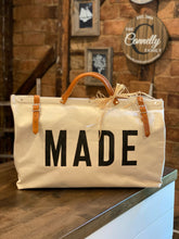 Load image into Gallery viewer, Weekender Bag