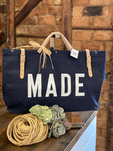 Load image into Gallery viewer, Weekender Bag